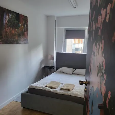 Studio Zelazna Near Old Town Apartment *
